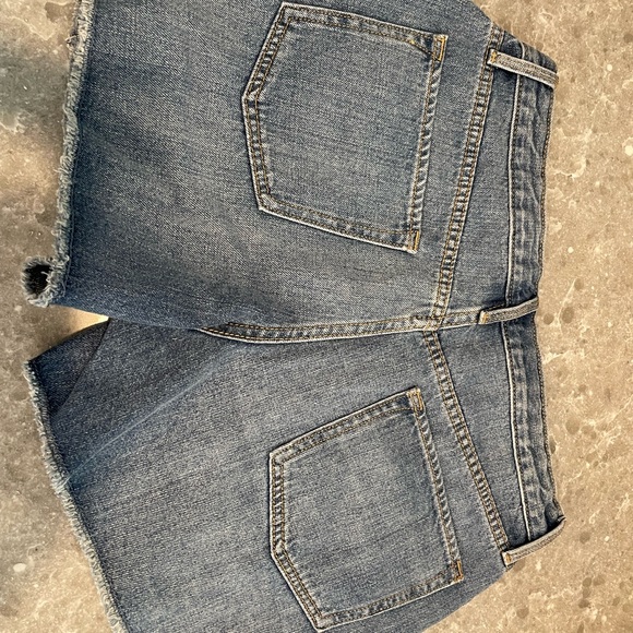 Old Navy; NWT Girls Denim Shorts, size 16plus - Picture 4 of 4